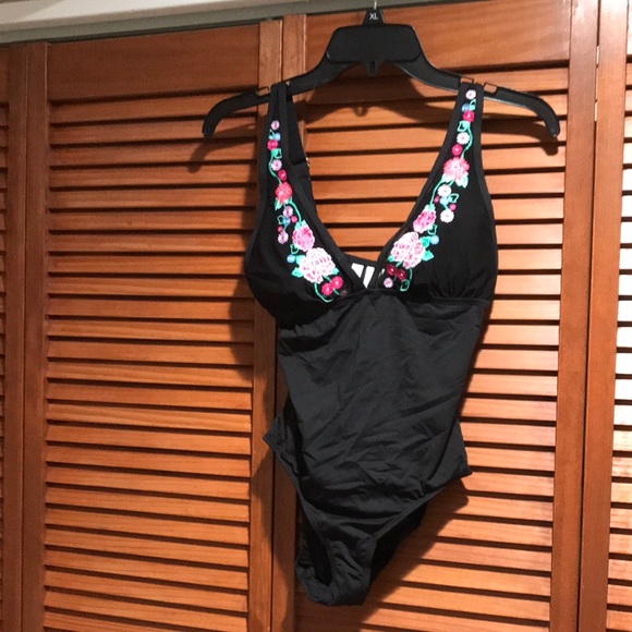 Anne Cole Other - Anne Cole black with flower design swimsuit.